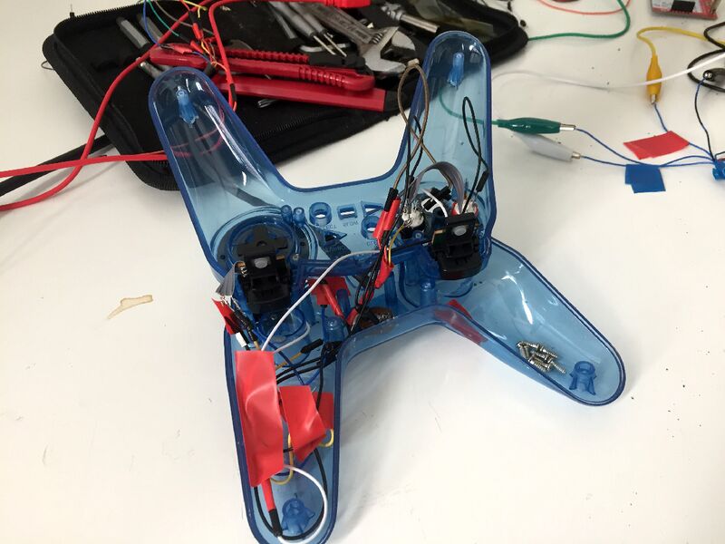 File:Gamecontroller.jpg